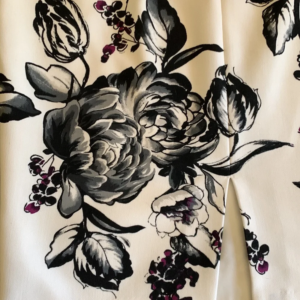 White House Black Market Striking Fully Lined Floral Pencil Skirt - Picture 5 of 6